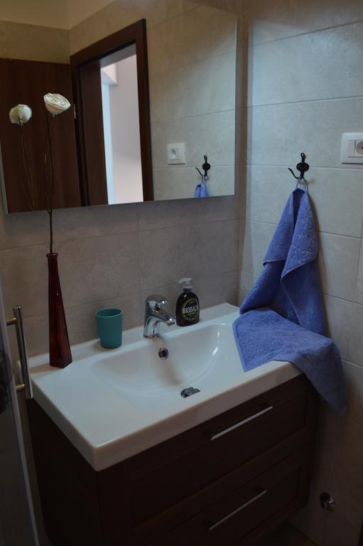 Apartment Bozac โรวีน ภายนอก รูปภาพ